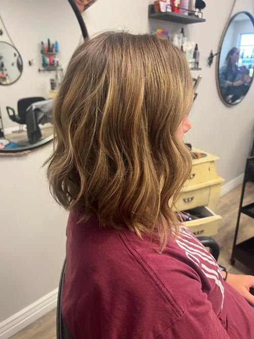 Lob Haircut by Lioness Hair Designs in the Denver Metro Area This soft, lived-in lob was shaped for (..)